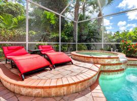 #2 Luxurious 4 bedroom 3 bathroom house with large heated pool in North Port, hotel en North Port