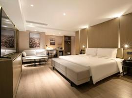 Atour Hotel Wuhan Hankou Financial Center, hotel near Wuhan Tianhe International Airport - WUH, Wuhan