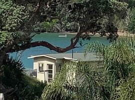 PACIFIC PARADISE COTTAGE, holiday home in Tutukaka