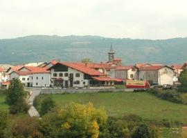 MAITETXU HABITACION, country house in Viscarret-Guerendiáin