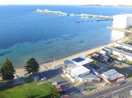 Tasman Beachside Apartment, hotel in Port Lincoln