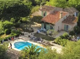 Villa with 5 Bedrooms and Private Pool