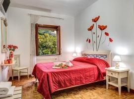 Villa dei Fiori - Exclusive Villa with garden in Sorrento Coast, hotel v destinaci Vico Equense
