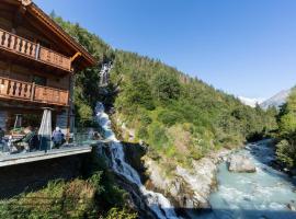 La Cascata Chambres d'hôtes, bed & breakfast a La Salle