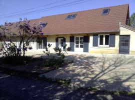 Gîte au bord de la rivière, maison de vacances à Frangy-en-Bresse