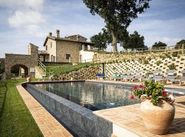 Villa Ivana - Homelike Villas, готель з парковкою у місті Castelraimondo
