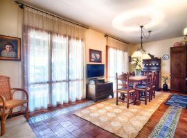 Deluxe Blue Holiday Home Taormina Sea Front – apartament w mieście Letojanni