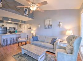 Branson West Condo with Deck, Amenities Access!, hotel in Branson West