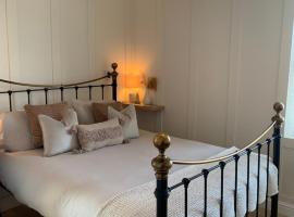 Central Kendal Retreat - Work or Holiday friendly, ξενοδοχείο στο Κένταλ