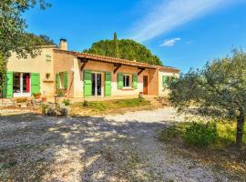 Pet Friendly Home In Montignargues With Private Swimming Pool, Can Be Inside Or Outside, hotel a Montignargues