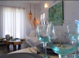House of Nikol - Cycladic Sensation, hotel with parking in Ano Mera