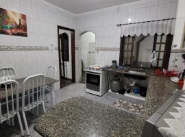 Casa Grande para Família e Amigos, ξενοδοχείο σε São Lourenço