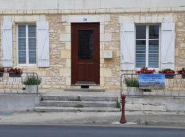 La Miramboise, chambres et table d hôtes, hotel con estacionamiento en Mirambeau