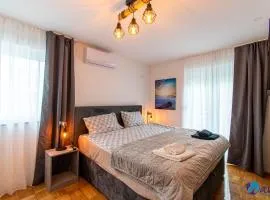 TWO BEDROOM MODERN APARTMENT near the AIRPORT