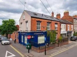 Beautiful 5 bedroom house in great location.