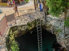 Haleys Paradise At Blue Hole