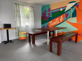 Twenty4 Hostel、パラマリボのホテル