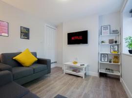 Cannock 3 bedroom house - perfect for work or leisure, апартаменти у місті Great Wyrley