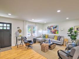 Modern Asheville Escape with Deck and Hot Tub!, hotel dengan parking di Asheville