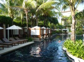 Beachfront 2 BR Luxury Condo Chava Surin, condo in Surin Beach
