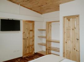 Atusparia Guest House Huaraz，瓦拉斯的飯店