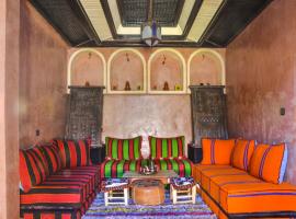 Authentic and pittoresque room for 3 people in Tamatert, Morocco, hotell sihtkohas Tamatert