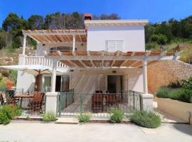 Apartments Seafront Silence, hotel a Trstenik