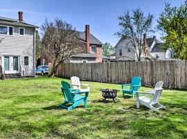 Family-Friendly Cambridge Home with Fire Pit!、ケンブリッジの別荘