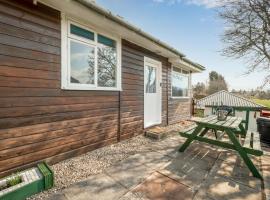 Holiday Home Lochness by Interhome, hotel v destinaci Contin
