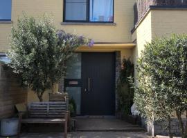 La MER, homestay in Bredene