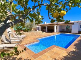 Villa PALMERA, hotel amb piscina a Sant Jordi