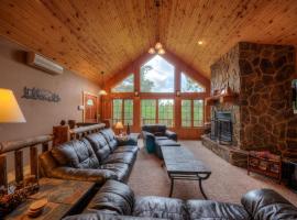 Lazy Bear Lodge, casa rústica em Sturgis