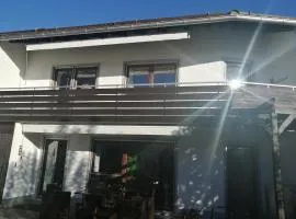 Elegant terraced house with bicycles, 700 m from the lake, central, like new, quiet, green, children at least 6 a old