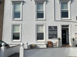 Nook and Harbour Holiday Apartments & rooms, hotel em Weston-super-Mare
