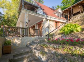 Vila Dunjarica, cabaña o casa de campo en Golubac