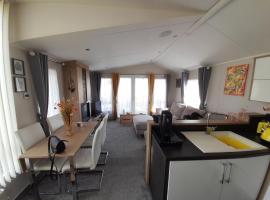 39 The Meadows New Beach Holiday Park, vacation rental in Kent