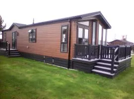 Meadow view country lodge great views on lovely small select park