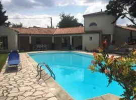 Villa de 4 chambres avec piscine privee jardin clos et wifi a Meschers sur gironde