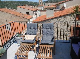 Agréable maison de village avec terrasse, hotel bajet di Vinça