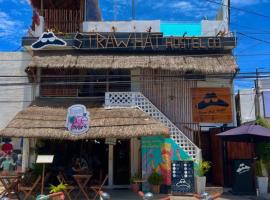 Straw Hat Hostel & Rooftop Bar, hostelli kohteessa Tulum