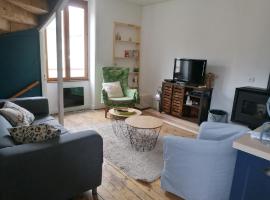 La maison à la porte bleue, hotel v destinaci Voutezac