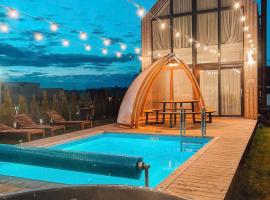 DREAM HOUSE PALANGA WITH PRIVATE SWIMMING POOL, Hot Tub and Sauna, hotell i Palanga