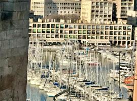 Luxe calme et volupté avec vue panoramique sur le vieux port, hotel de luxe a Marsella
