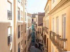 Shiny Mik Super Family Apartment