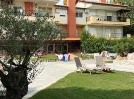 Makis Nest Family Apart-hotel Vourvourou