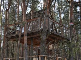 Domek na Drzewie!, chalet de montaña en Rudka Gołębska