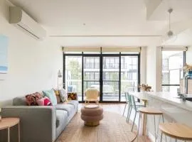 The Pas.Coe - A Stylish 1 bedroom unit with free parking.