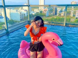 The Shine Hotel Da Nang, hotel em Marble Moutain, Da Nang