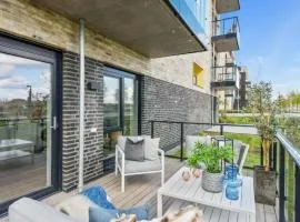 Scandpoint Apartment Fornebu Near Sea front with outdoor walk!