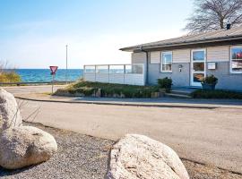 4 person holiday home in Allinge-By Traum, hotel em Allinge